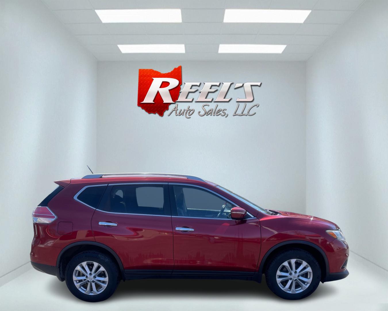 2015 Red /Black Nissan Rogue SV AWD (KNMAT2MV1FP) with an 2.5L I4 DOHC 16V engine, Automatic transmission, located at 11115 Chardon Rd. , Chardon, OH, 44024, (440) 214-9705, 41.580246, -81.241943 - This 2015 Nissan Rogue SV AWD is a well-rounded and capable compact SUV. Powered by a 2.5L I4 engine paired with a CVT transmission and an AWD system featuring a locking center differential, it offers versatile performance. The Sport and Eco driving modes allow tailoring the driving experience, whil - Photo#4